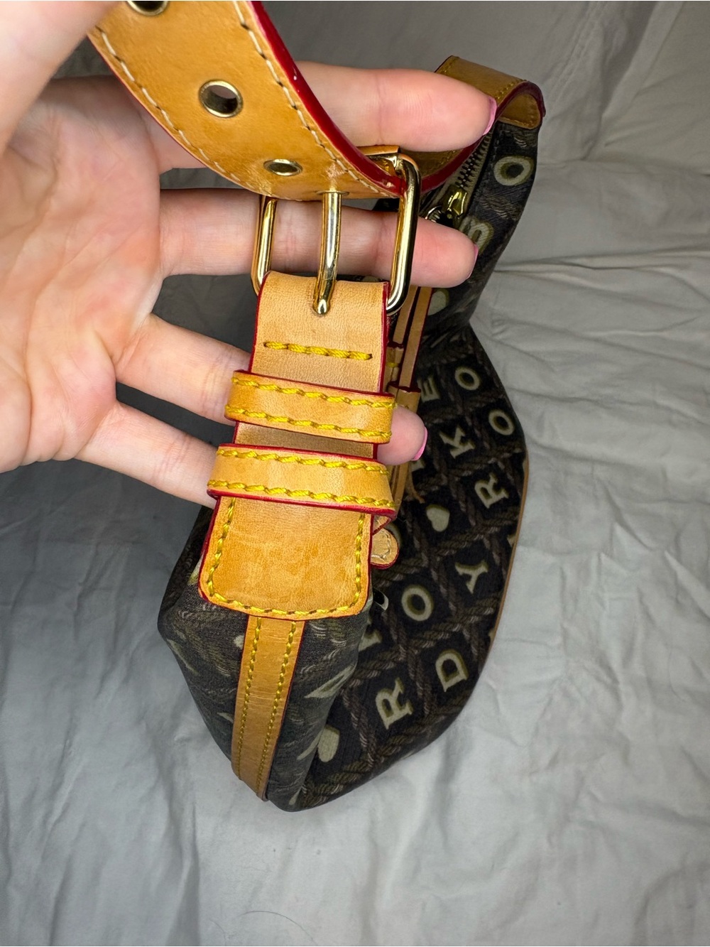 Dooney & Bourke Signature Bucket Shoulder Bag Coated Canvas. With Heart Charm - Picture 4 of 12